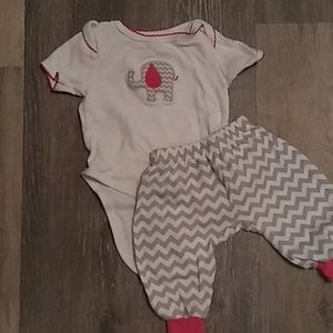 6-9 months matching set with elephants